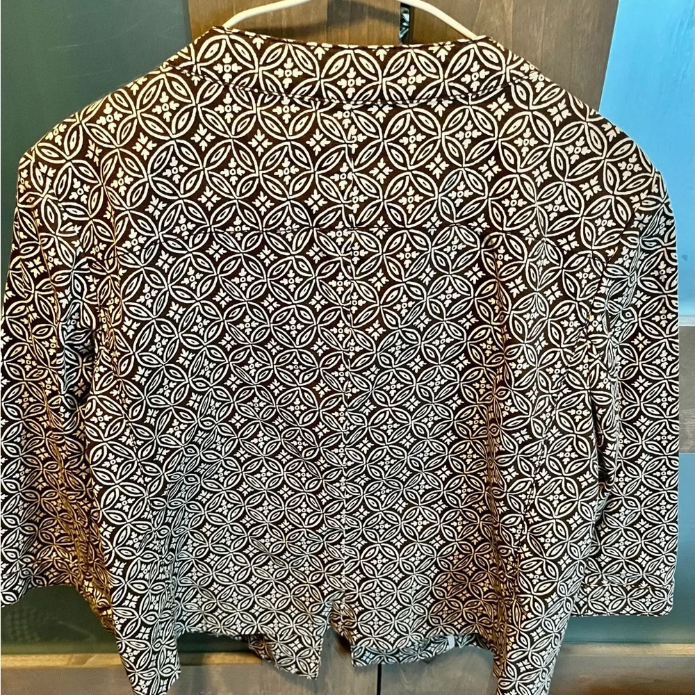 Talbots Cropped Brown Blazer Size 10 circular pattern - Picture 4 of 7